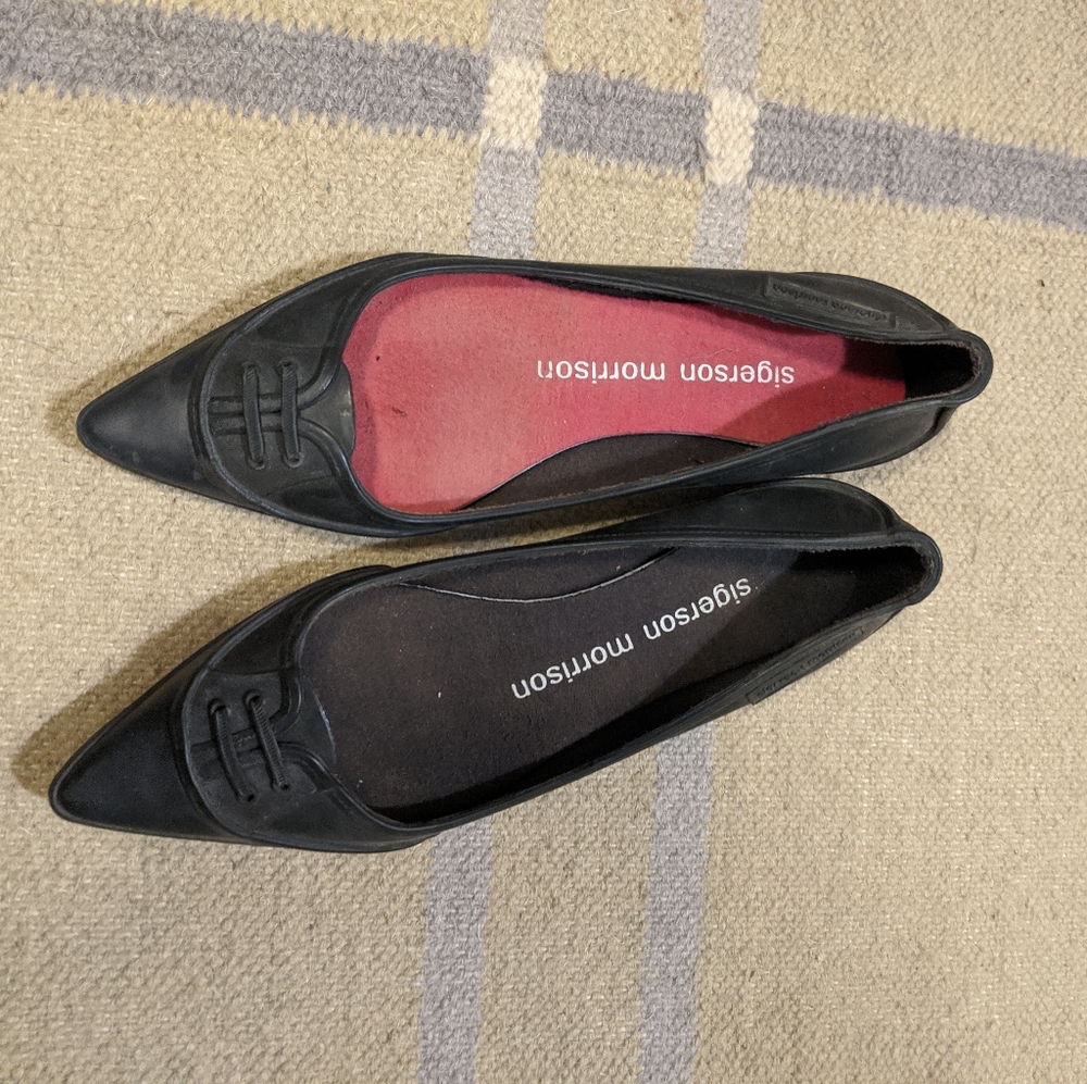 Sigerson Morrison pointy rubber rain flats